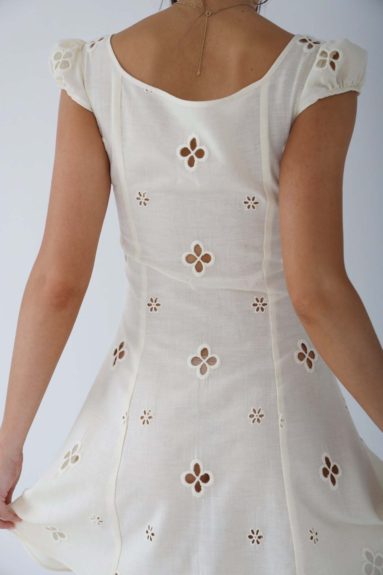 Moskowmain™ Isola Linen-Blend Dress
