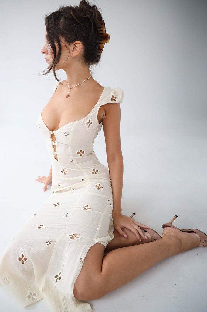 Moskowmain™ Isola Linen-Blend Dress