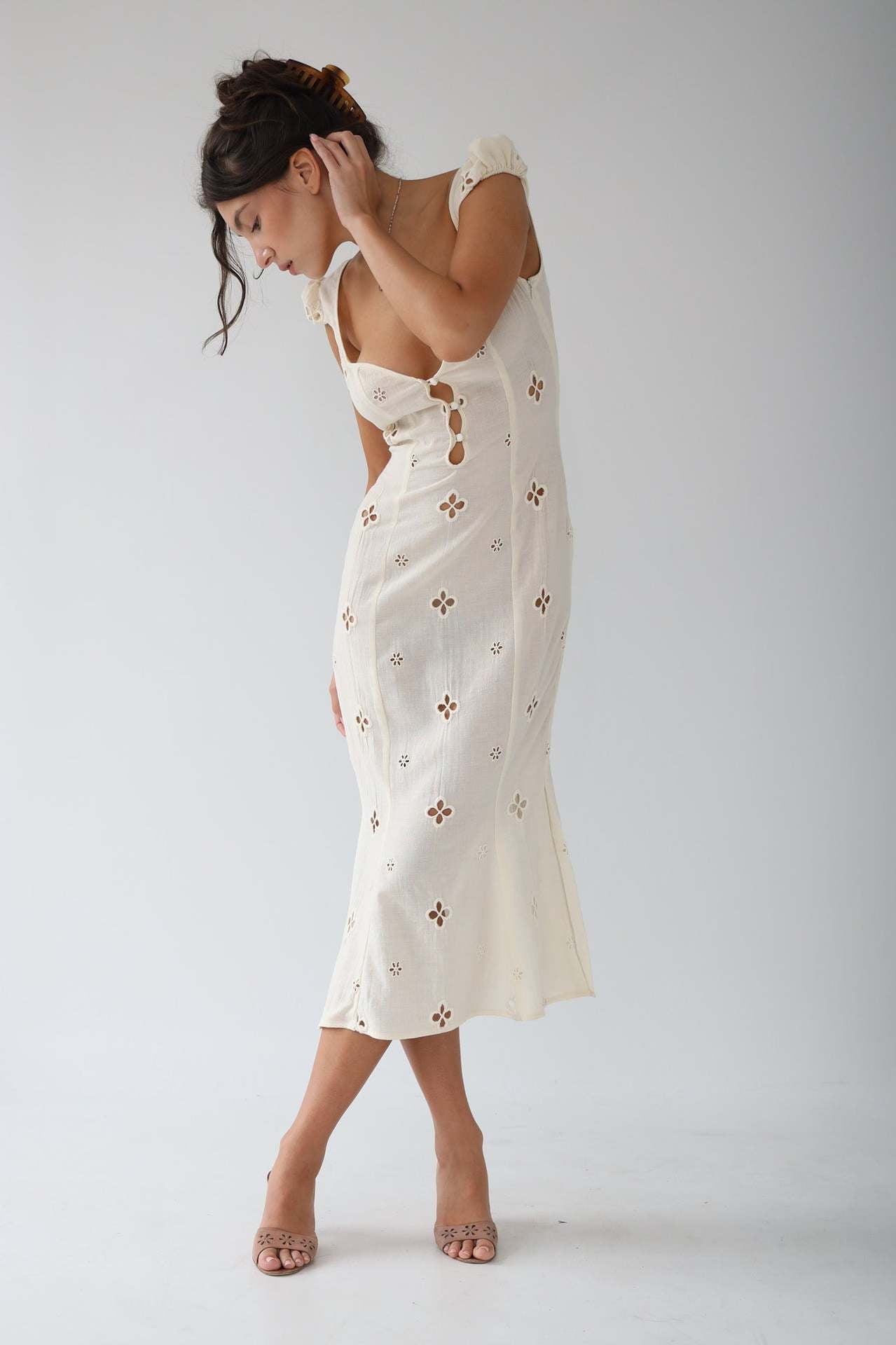 Moskowmain™ Isola Linen-Blend Dress