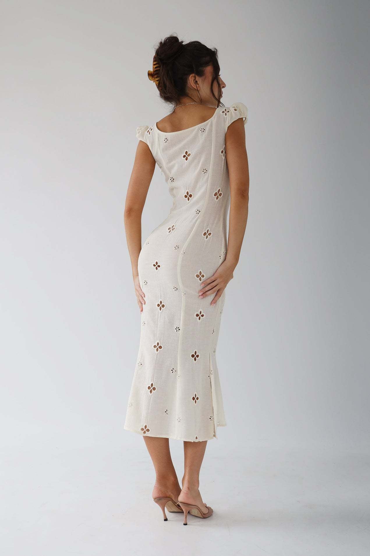 Moskowmain™ Isola Linen-Blend Dress
