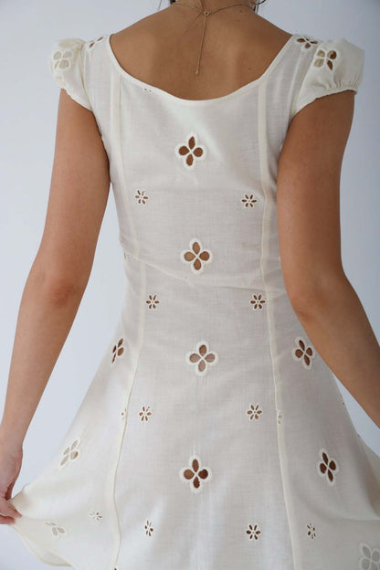 Moskowmain™ Isola Linen-Blend Dress