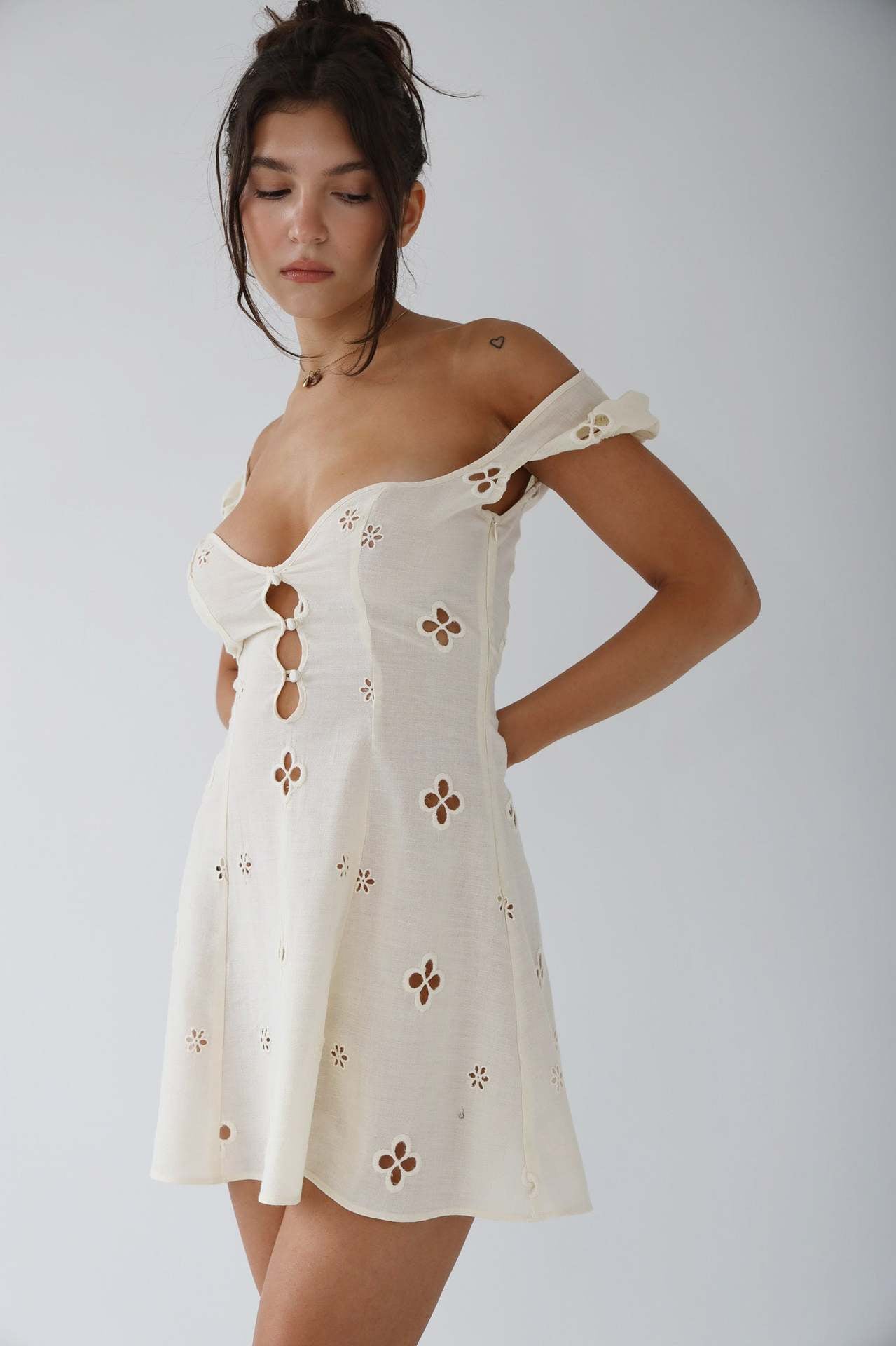 Moskowmain™ Isola Linen-Blend Dress